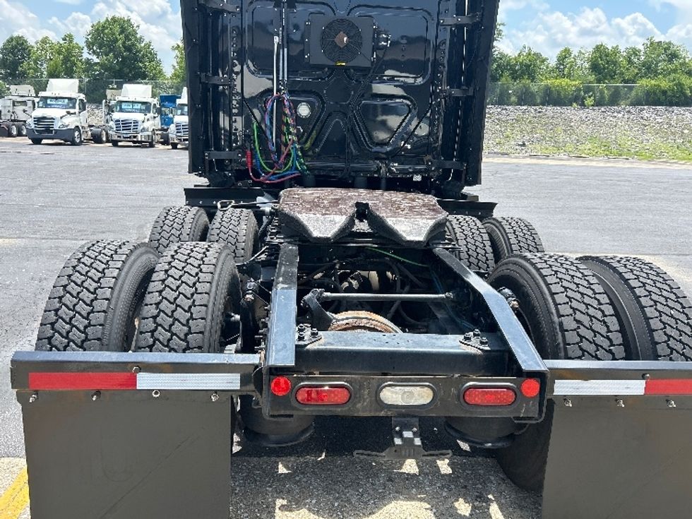 Sleeper Tractor-Heavy Duty Tractors-Freightliner-2019-T12664ST-Nashville (Mount Juliet)-TN-647,142\n\t\tmiles-$ 52,750 - Image 6