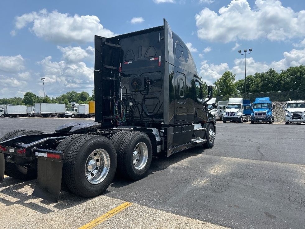 Sleeper Tractor-Heavy Duty Tractors-Freightliner-2019-T12664ST-Nashville (Mount Juliet)-TN-647,142\n\t\tmiles-$ 52,750 - Image 7