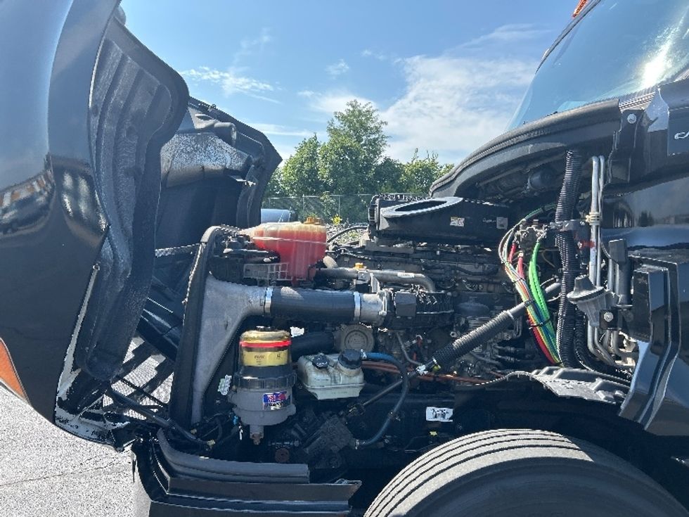 Sleeper Tractor-Heavy Duty Tractors-Freightliner-2019-T12664ST-Nashville (Mount Juliet)-TN-657,111\n\t\tmiles-$ 51,750 - Image 21