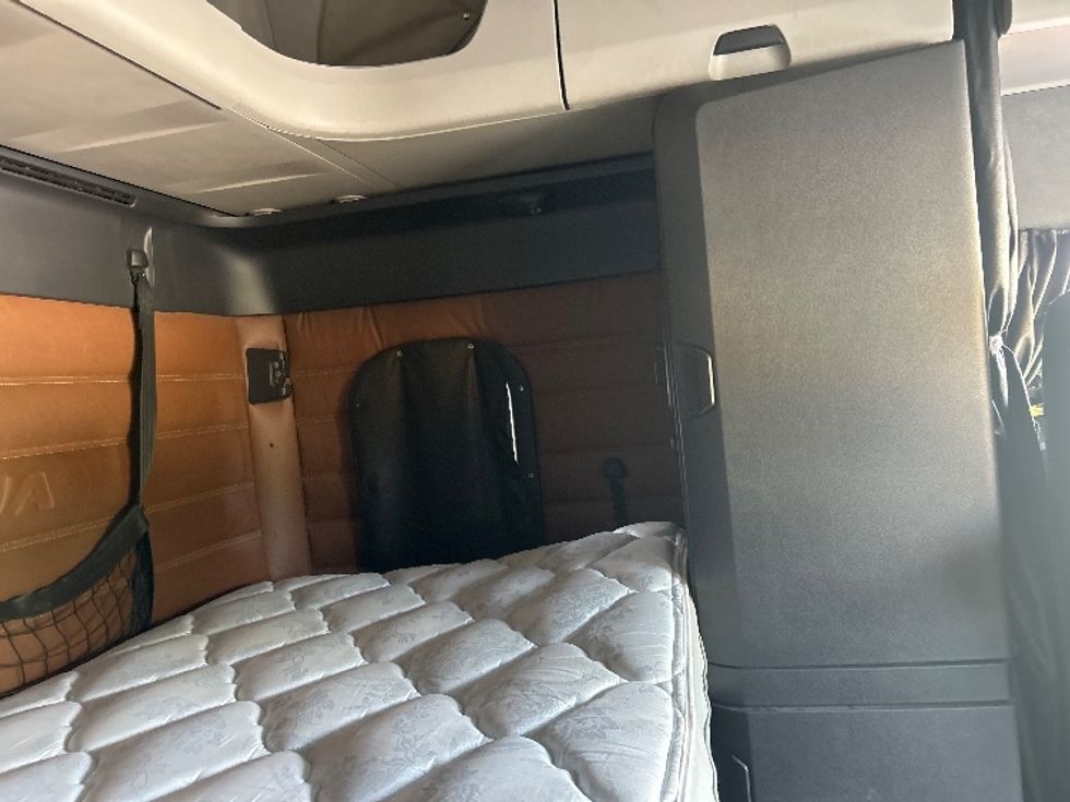 Sleeper Tractor-Heavy Duty Tractors-Freightliner-2019-T12664ST-Nashville (Mount Juliet)-TN-666,841\n\t\tmiles-$ 51,250 - Image 18