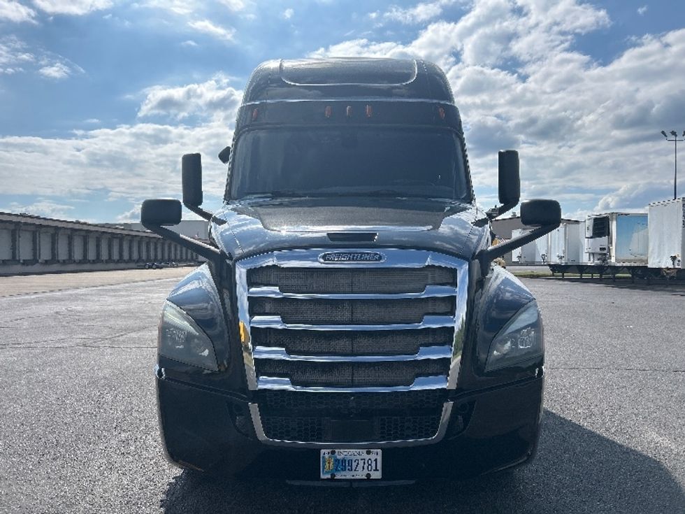 Sleeper Tractor-Heavy Duty Tractors-Freightliner-2019-T12664ST-Nashville (Mount Juliet)-TN-666,841\n\t\tmiles-$ 51,250 - Image 2