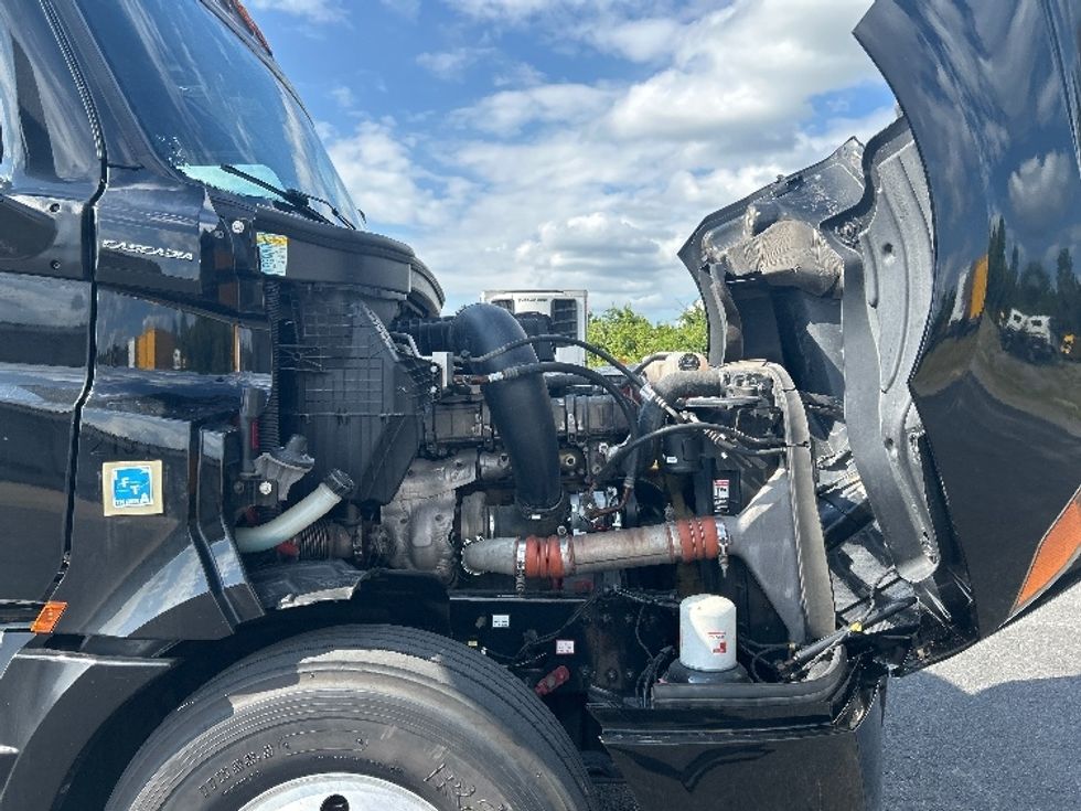 Sleeper Tractor-Heavy Duty Tractors-Freightliner-2019-T12664ST-Nashville (Mount Juliet)-TN-666,841\n\t\tmiles-$ 51,250 - Image 20