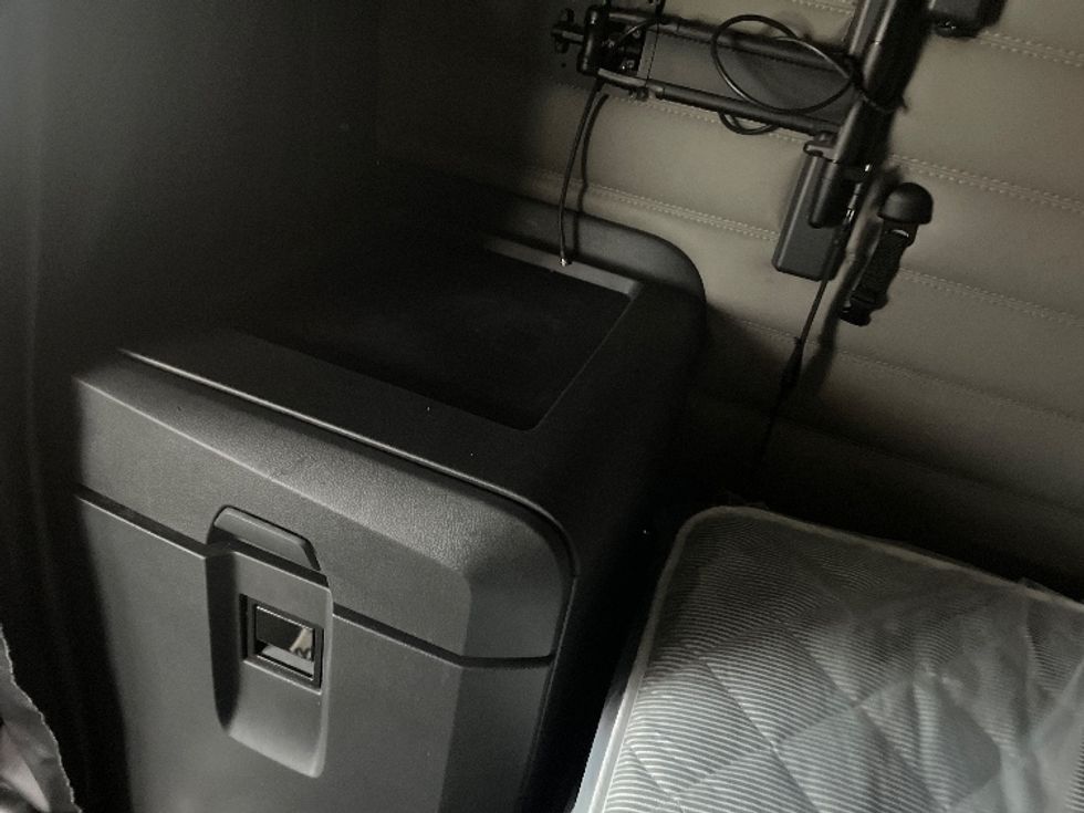 Sleeper Tractor-Heavy Duty Tractors-Freightliner-2019-T12664ST-Nashville (Mount Juliet)-TN-670,019\n\t\tmiles-$ 51,000 - Image 19