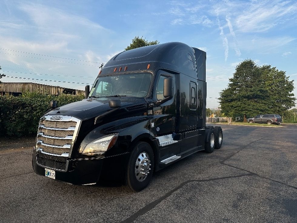 Sleeper Tractor-Heavy Duty Tractors-Freightliner-2019-T12664ST-Nashville (Mount Juliet)-TN-670,019\n\t\tmiles-$ 51,000 - Image 3
