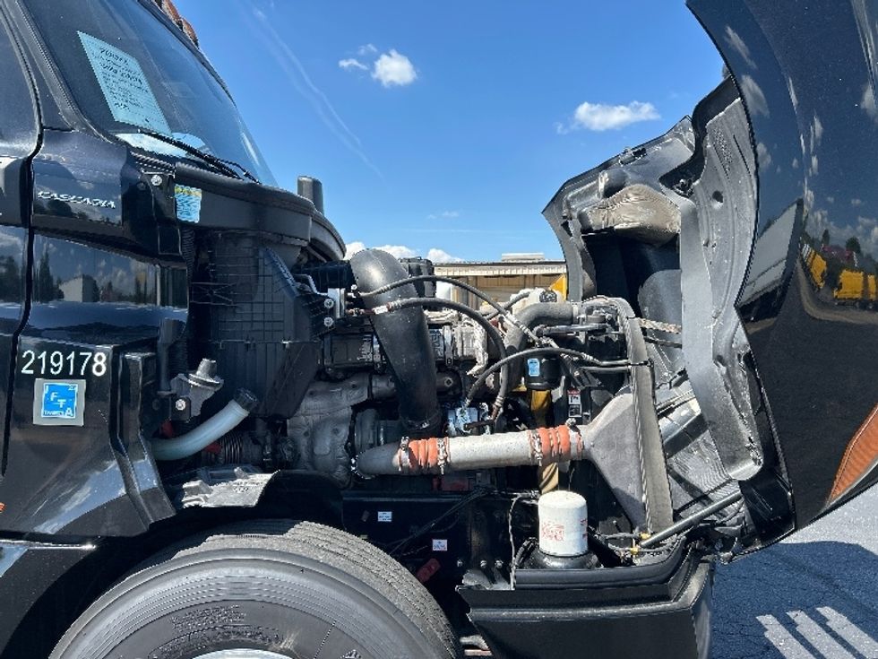 Sleeper Tractor-Heavy Duty Tractors-Freightliner-2019-T12664ST-Nashville (Mount Juliet)-TN-670,188\n\t\tmiles-$ 51,000 - Image 19