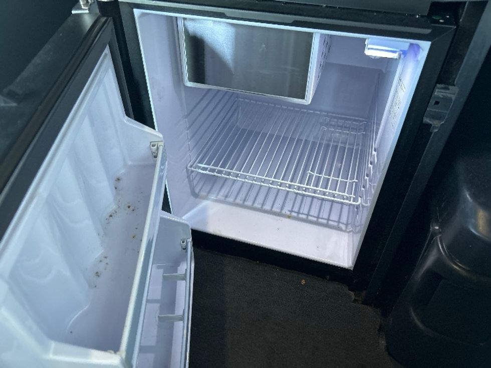 Sleeper Tractor-Heavy Duty Tractors-Freightliner-2019-T12664ST-Nashville (Mount Juliet)-TN-670,188\n\t\tmiles-$ 51,000 - Image 21