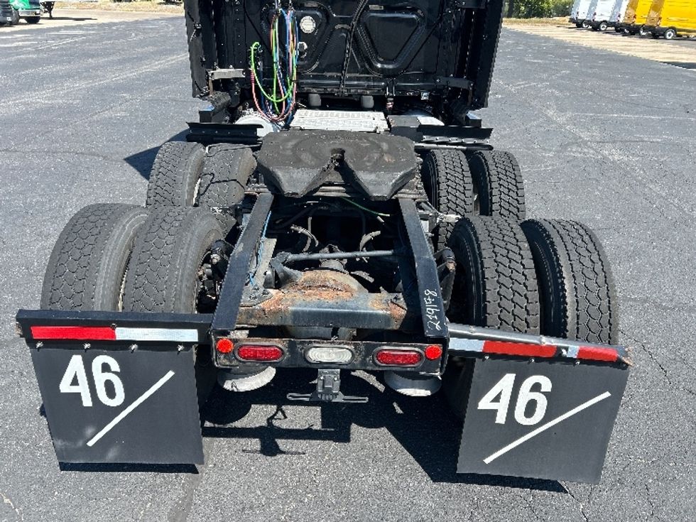 Sleeper Tractor-Heavy Duty Tractors-Freightliner-2019-T12664ST-Nashville (Mount Juliet)-TN-670,188\n\t\tmiles-$ 51,000 - Image 6