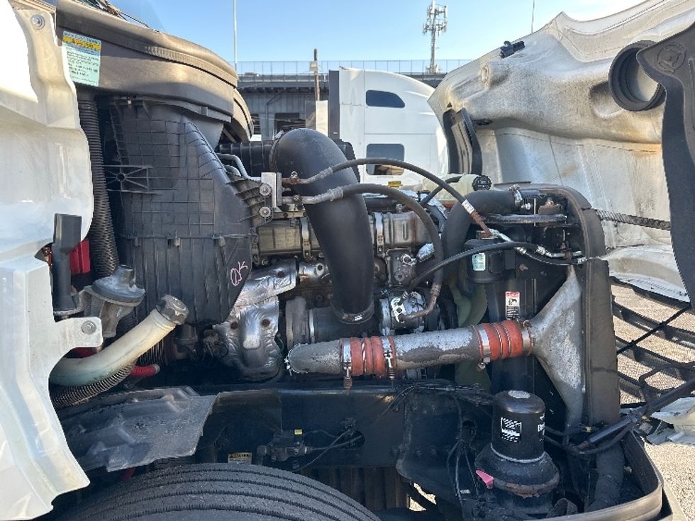 Sleeper Tractor-Heavy Duty Tractors-Freightliner-2019-T12664ST-North Bergen-NJ-605,953\n\t\tmiles-$ 54,000 - Image 20