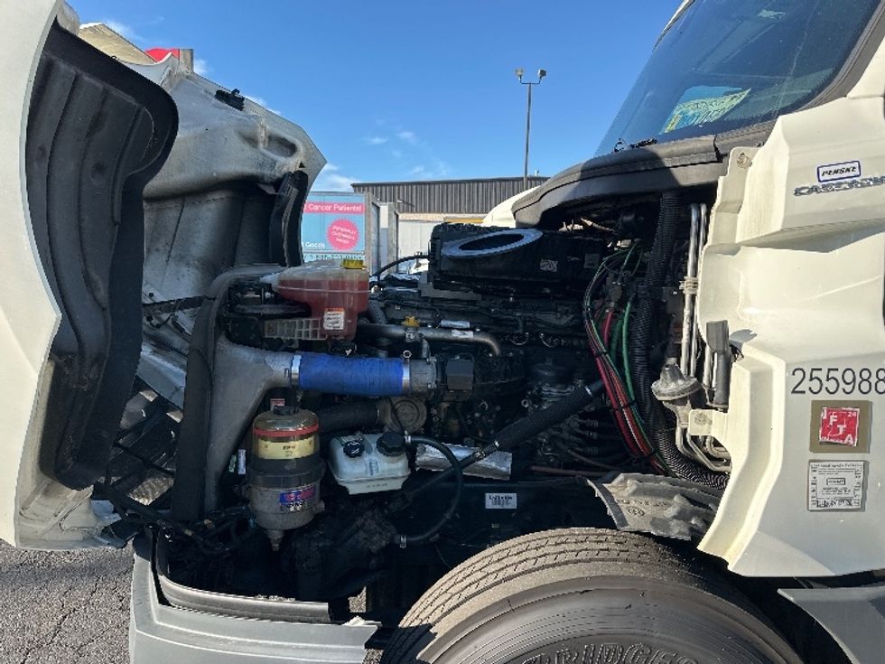 Sleeper Tractor-Heavy Duty Tractors-Freightliner-2019-T12664ST-North Bergen-NJ-605,953\n\t\tmiles-$ 54,000 - Image 21