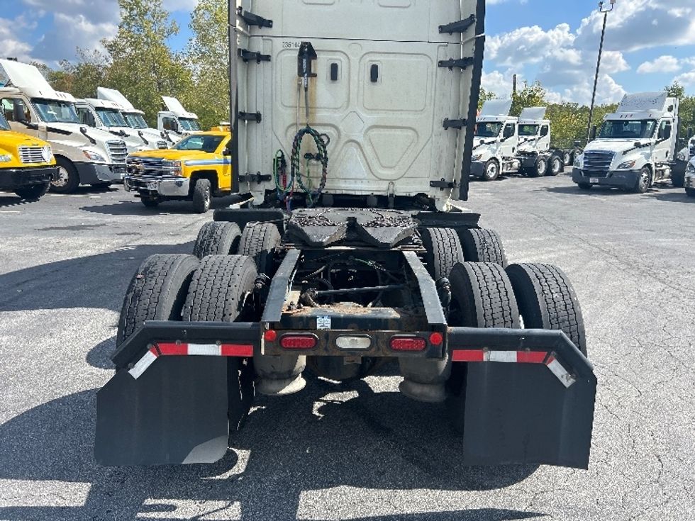 Sleeper Tractor-Heavy Duty Tractors-Freightliner-2019-T12664ST-Obetz-OH-730,000\n\t\tmiles-$ 42,500 - Image 6