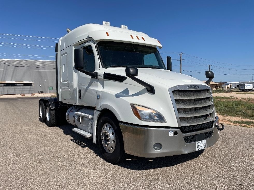 Sleeper Tractor-Heavy Duty Tractors-Freightliner-2019-T12664ST-Odessa-TX-312,735\n\t\tmiles-$ 76,250 - Image 1