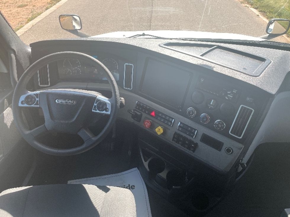 Sleeper Tractor-Heavy Duty Tractors-Freightliner-2019-T12664ST-Odessa-TX-312,735\n\t\tmiles-$ 76,250 - Image 12