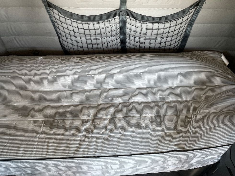 Sleeper Tractor-Heavy Duty Tractors-Freightliner-2019-T12664ST-Odessa-TX-312,735\n\t\tmiles-$ 76,250 - Image 17