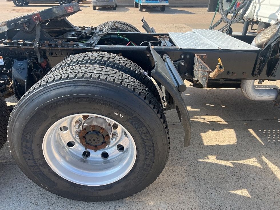 Sleeper Tractor-Heavy Duty Tractors-Freightliner-2019-T12664ST-Oklahoma City-OK-162,758\n\t\tmiles-$ 85,000 - Image 22