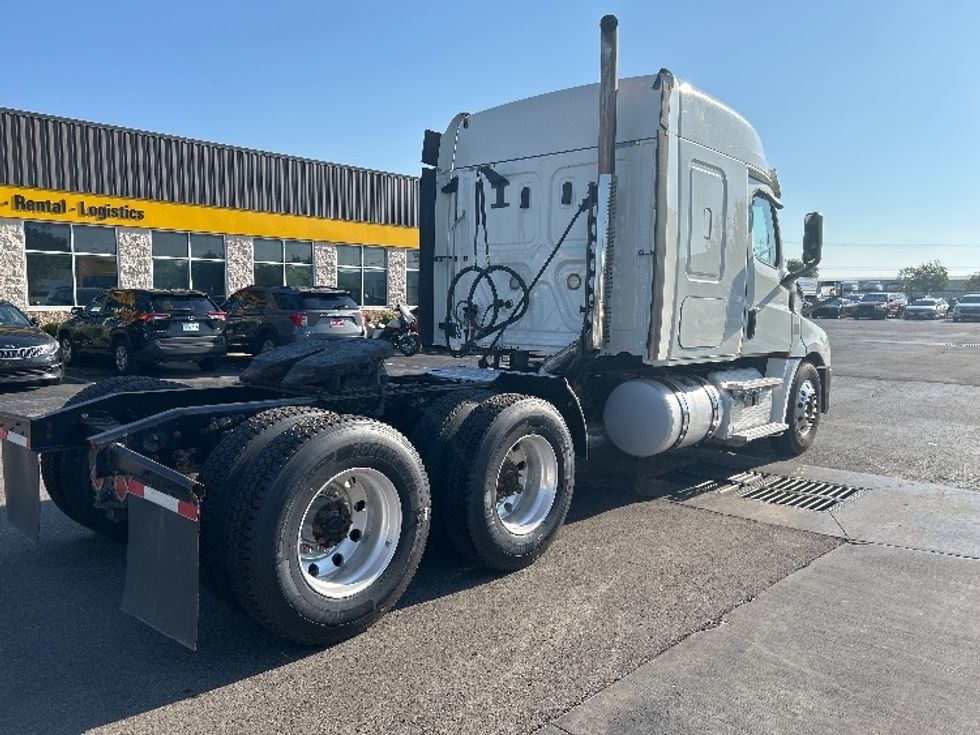 Sleeper Tractor-Heavy Duty Tractors-Freightliner-2019-T12664ST-Oklahoma City-OK-162,758\n\t\tmiles-$ 85,000 - Image 7