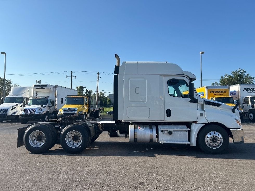 Sleeper Tractor-Heavy Duty Tractors-Freightliner-2019-T12664ST-Oklahoma City-OK-162,758\n\t\tmiles-$ 85,000 - Image 8