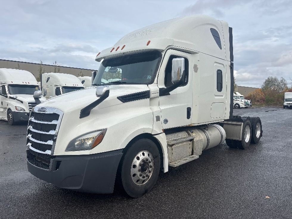 Sleeper Tractor-Heavy Duty Tractors-Freightliner-2019-T12664ST-Ottawa-ON-694,125\n\t\tkm-$ 76,000 - Image 3
