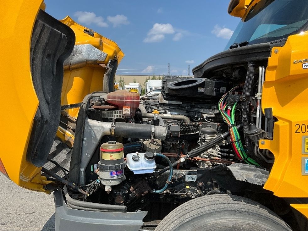 Sleeper Tractor-Heavy Duty Tractors-Freightliner-2019-T12664ST-Ottawa-ON-778,158\n\t\tkm-$ 78,500 - Image 21