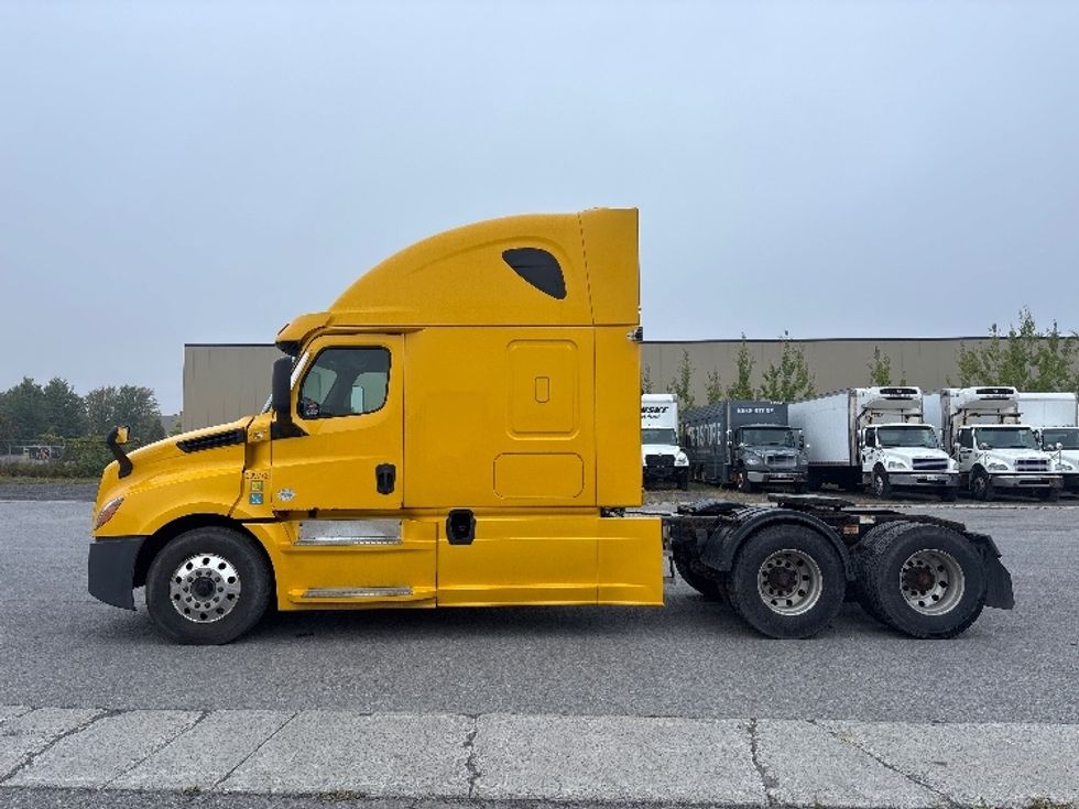 Sleeper Tractor-Heavy Duty Tractors-Freightliner-2019-T12664ST-Ottawa-ON-778,158\n\t\tkm-$ 78,500 - Image 4