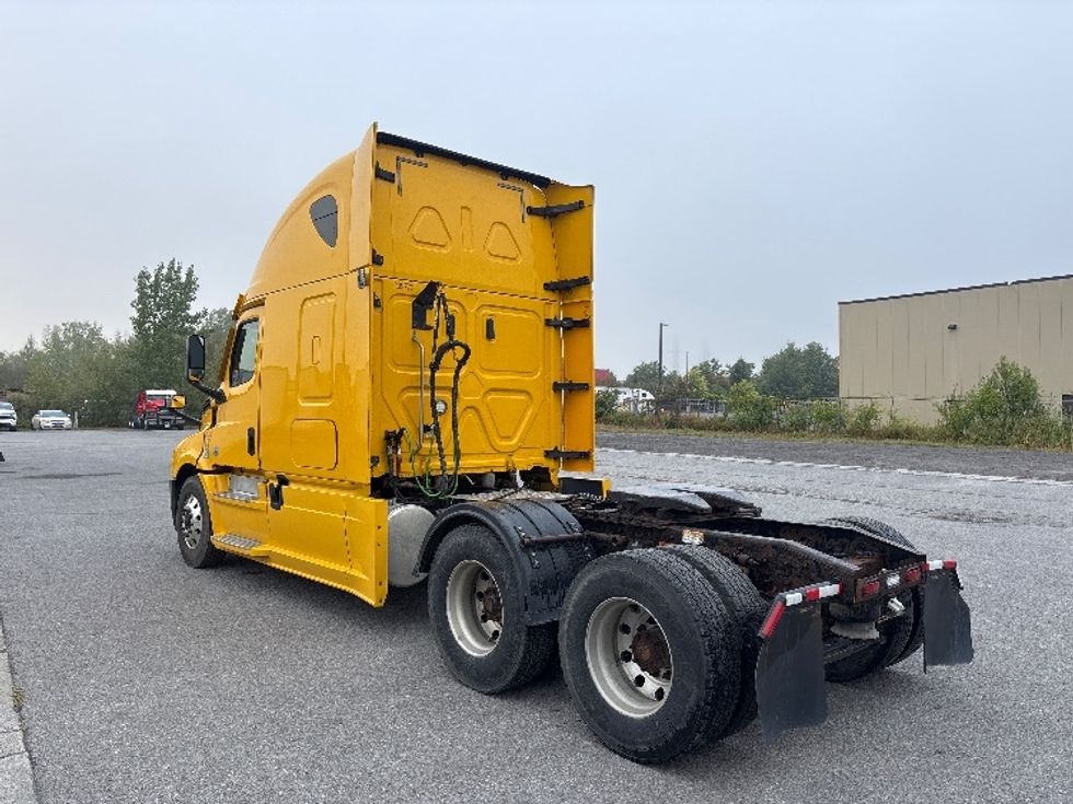 Sleeper Tractor-Heavy Duty Tractors-Freightliner-2019-T12664ST-Ottawa-ON-778,158\n\t\tkm-$ 78,500 - Image 5