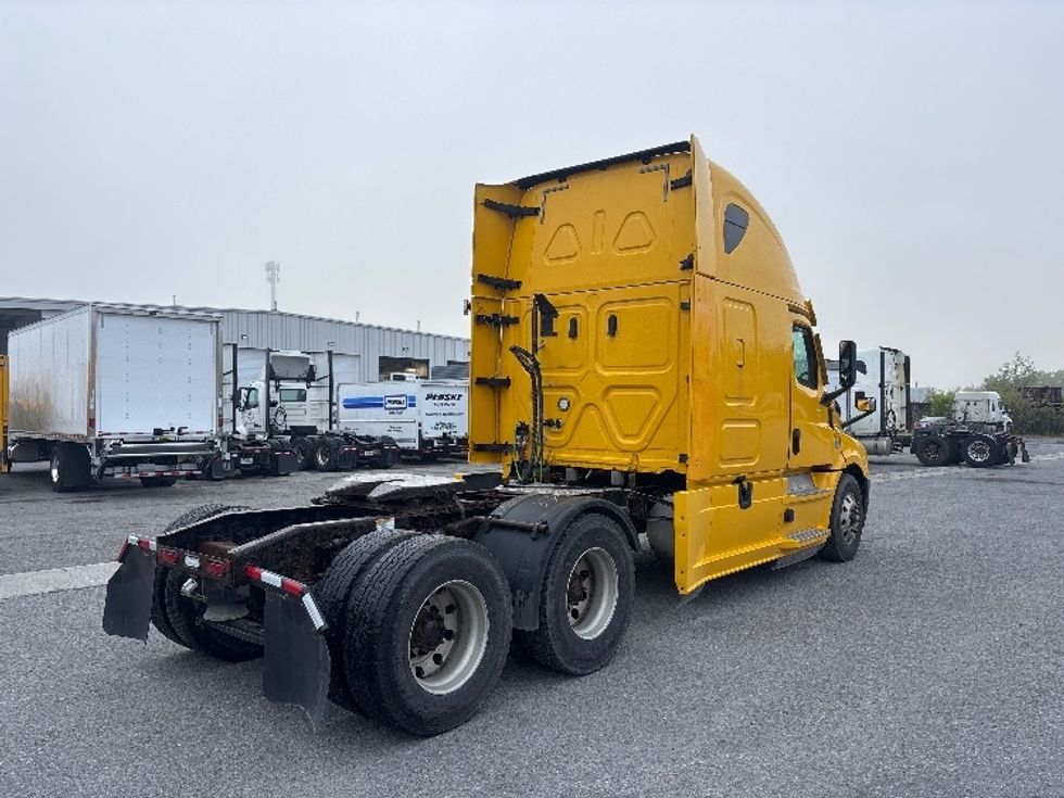 Sleeper Tractor-Heavy Duty Tractors-Freightliner-2019-T12664ST-Ottawa-ON-778,158\n\t\tkm-$ 78,500 - Image 7