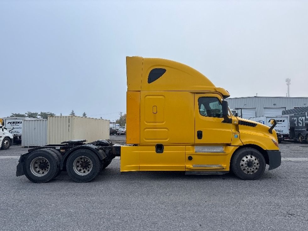 Sleeper Tractor-Heavy Duty Tractors-Freightliner-2019-T12664ST-Ottawa-ON-778,158\n\t\tkm-$ 78,500 - Image 8