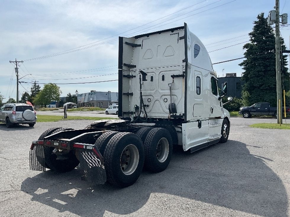 Sleeper Tractor-Heavy Duty Tractors-Freightliner-2019-T12664ST-Ottawa-ON-824,479\n\t\tkm-$ 72,750 - Image 7