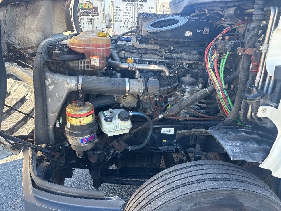 Sleeper Tractor-Heavy Duty Tractors-Freightliner-2019-T12664ST-Ottawa-ON-998,670\n\t\tkm-$ 74,250 - Image 20