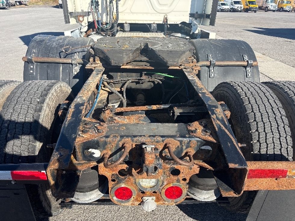 Sleeper Tractor-Heavy Duty Tractors-Freightliner-2019-T12664ST-Ottawa-ON-998,670\n\t\tkm-$ 74,250 - Image 6