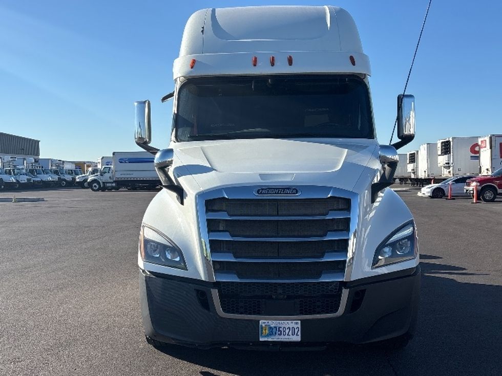 Sleeper Tractor-Heavy Duty Tractors-Freightliner-2019-T12664ST-Phoenix-AZ-449,956\n\t\tmiles-$ 72,500 - Image 2
