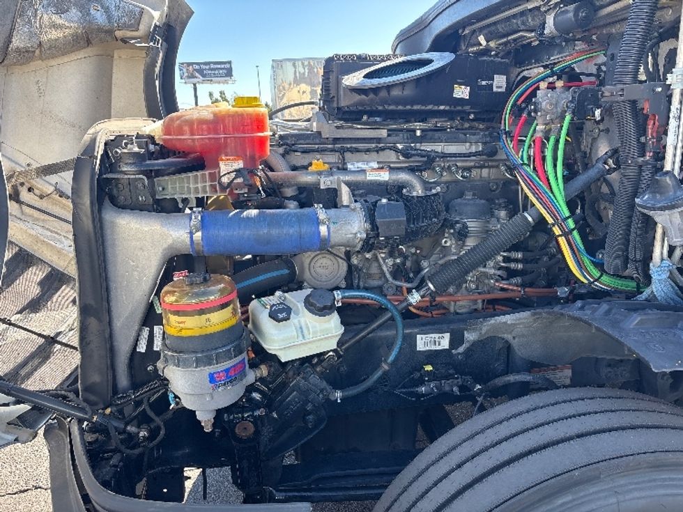 Sleeper Tractor-Heavy Duty Tractors-Freightliner-2019-T12664ST-Phoenix-AZ-449,956\n\t\tmiles-$ 72,500 - Image 21