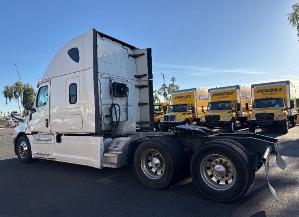 Sleeper Tractor-Heavy Duty Tractors-Freightliner-2019-T12664ST-Phoenix-AZ-449,956\n\t\tmiles-$ 72,500 - Image 5