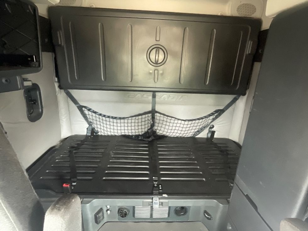 Sleeper Tractor-Heavy Duty Tractors-Freightliner-2019-T12664ST-Phoenix-AZ-466,498\n\t\tmiles-$ 67,250 - Image 16