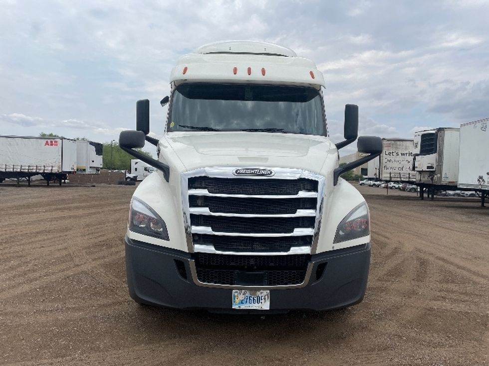 Sleeper Tractor-Heavy Duty Tractors-Freightliner-2019-T12664ST-Phoenix-AZ-466,498\n\t\tmiles-$ 67,250 - Image 2