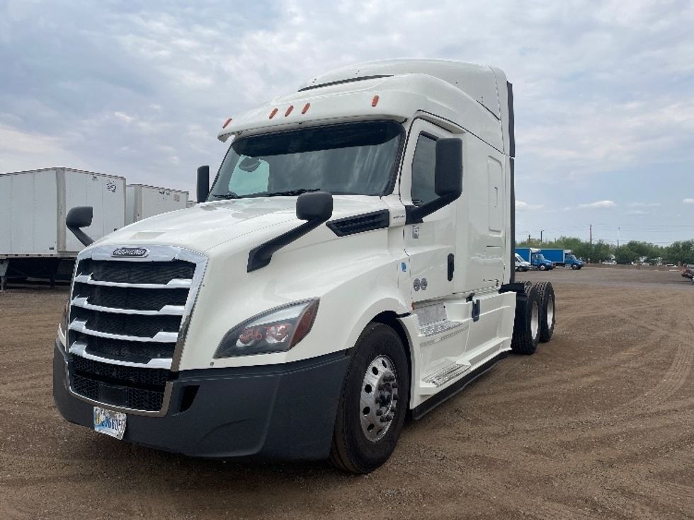 Sleeper Tractor-Heavy Duty Tractors-Freightliner-2019-T12664ST-Phoenix-AZ-466,498\n\t\tmiles-$ 67,250 - Image 3