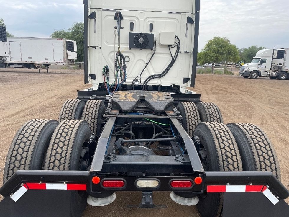 Sleeper Tractor-Heavy Duty Tractors-Freightliner-2019-T12664ST-Phoenix-AZ-466,498\n\t\tmiles-$ 67,250 - Image 6