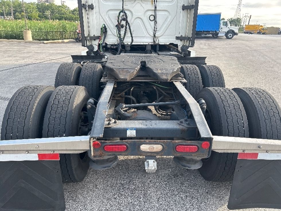 Sleeper Tractor-Heavy Duty Tractors-Freightliner-2019-T12664ST-Phoenix-AZ-570,785\n\t\tmiles-$ 61,750 - Image 6