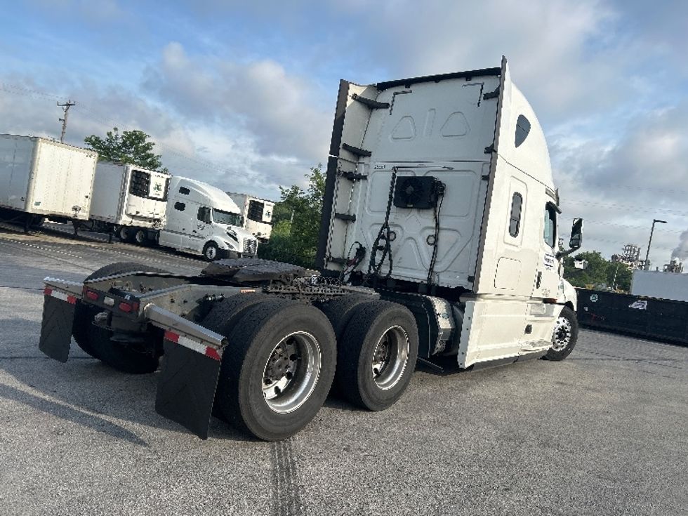 Sleeper Tractor-Heavy Duty Tractors-Freightliner-2019-T12664ST-Phoenix-AZ-570,785\n\t\tmiles-$ 61,750 - Image 7