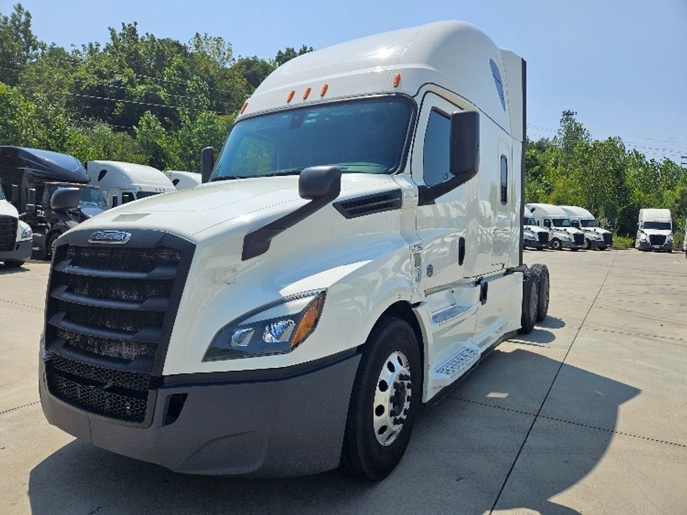 2019 Freightliner T12664ST Sleeper Tractor