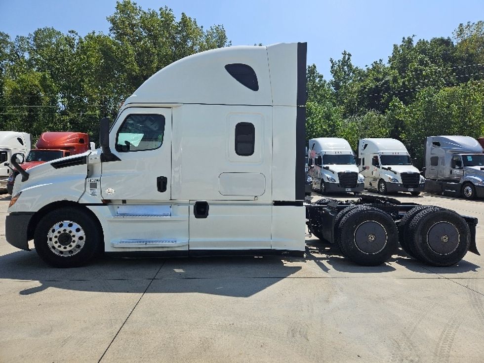 2019 Freightliner T12664ST Sleeper Tractor