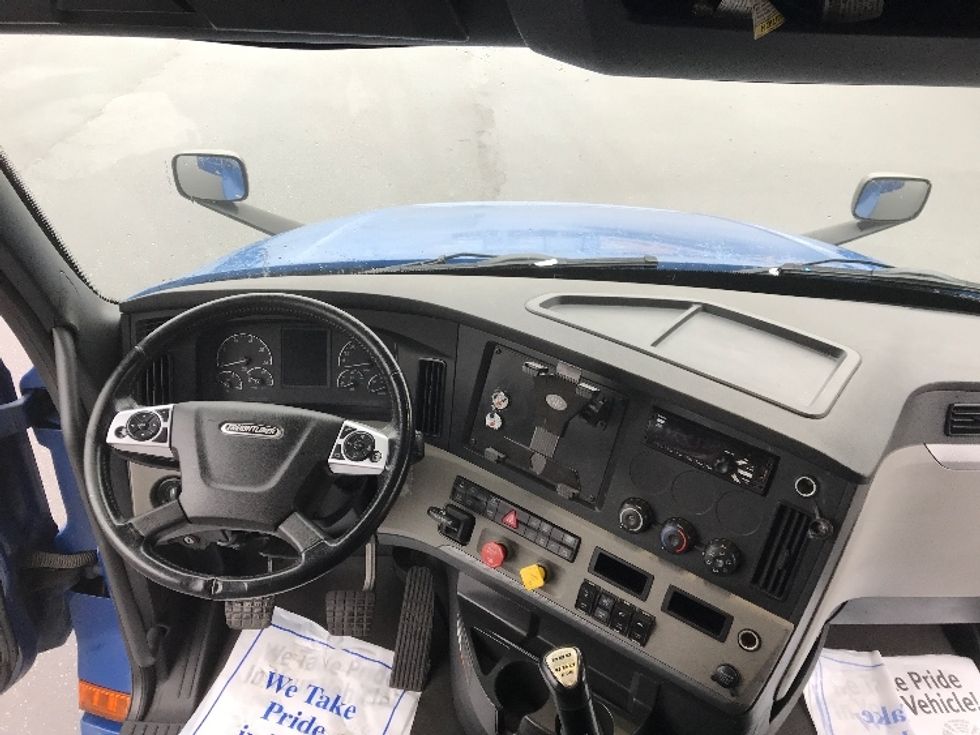 Sleeper Tractor-Heavy Duty Tractors-Freightliner-2019-T12664ST-Pottsville-PA-449,012\n\t\tmiles-$ 56,000 - Image 11