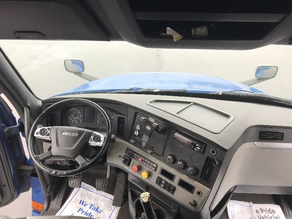 Sleeper Tractor-Heavy Duty Tractors-Freightliner-2019-T12664ST-Pottsville-PA-449,012\n\t\tmiles-$ 56,000 - Image 12