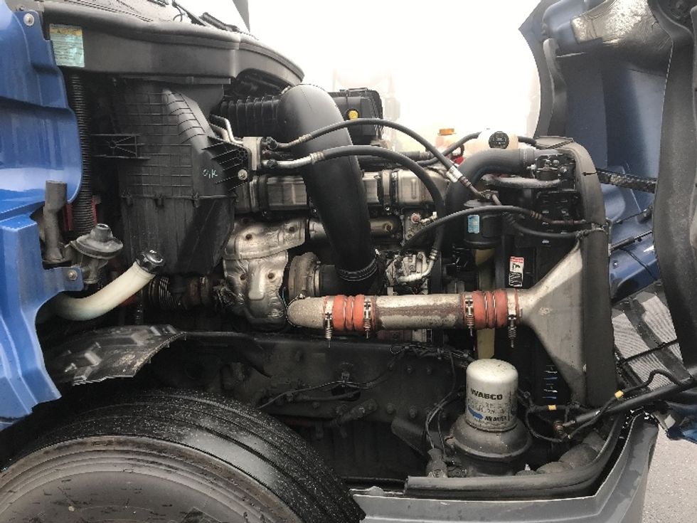 Sleeper Tractor-Heavy Duty Tractors-Freightliner-2019-T12664ST-Pottsville-PA-449,012\n\t\tmiles-$ 56,000 - Image 20