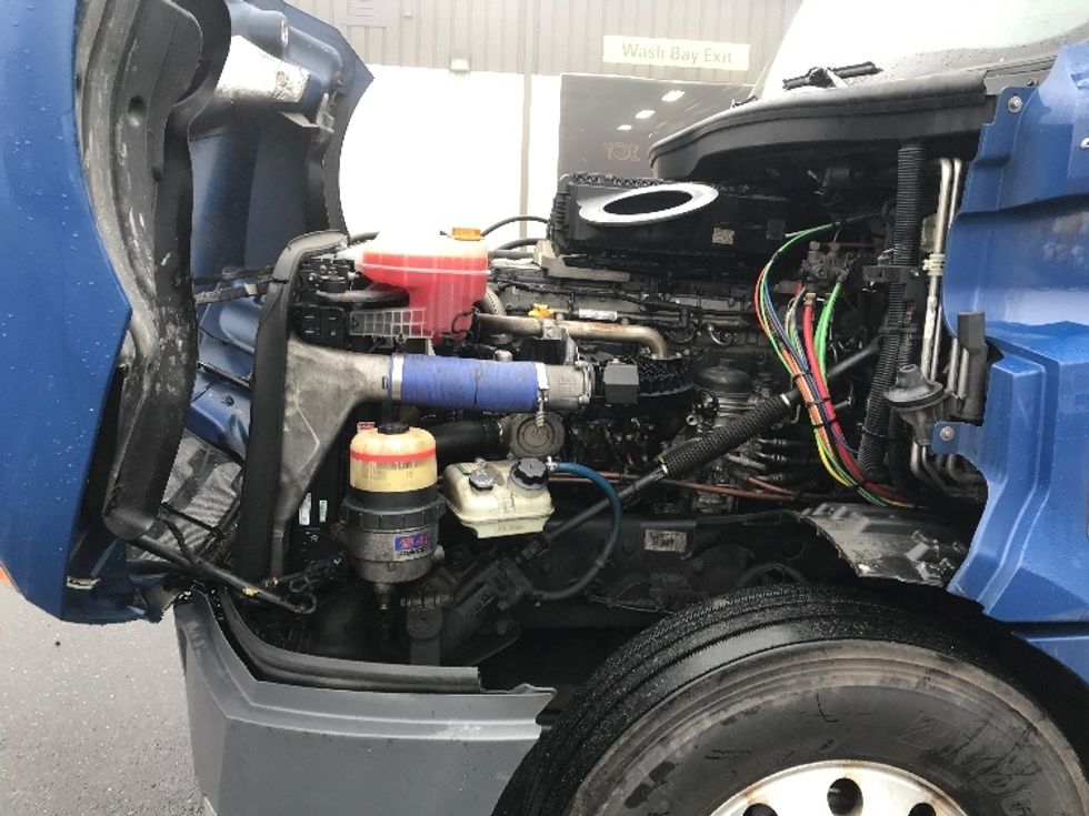 Sleeper Tractor-Heavy Duty Tractors-Freightliner-2019-T12664ST-Pottsville-PA-449,012\n\t\tmiles-$ 56,000 - Image 21