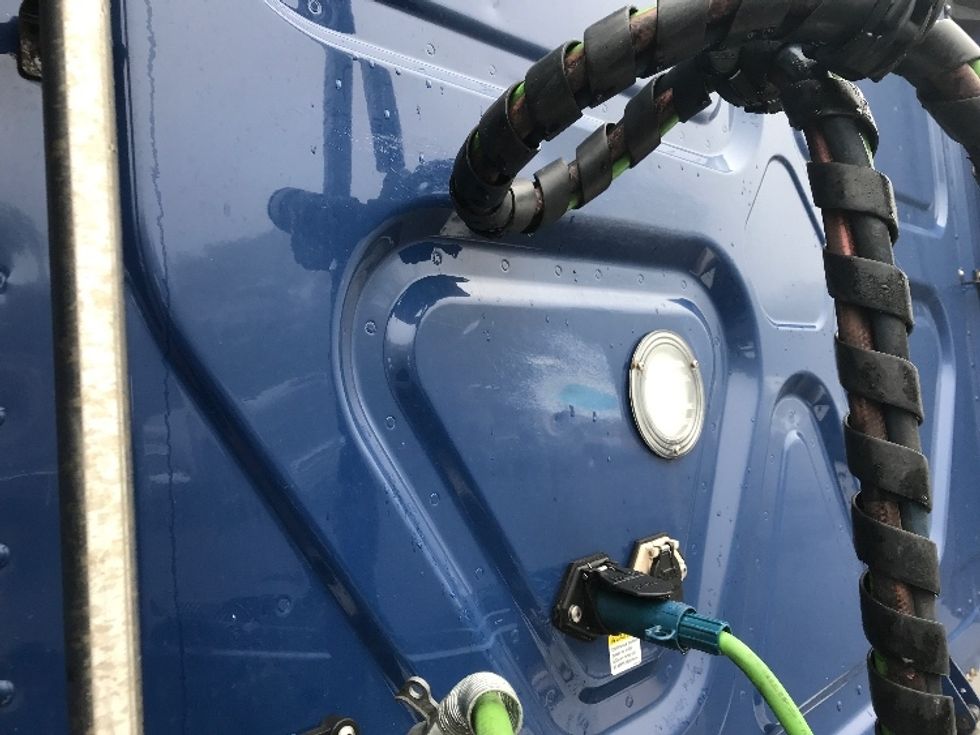 Sleeper Tractor-Heavy Duty Tractors-Freightliner-2019-T12664ST-Pottsville-PA-449,012\n\t\tmiles-$ 56,000 - Image 22