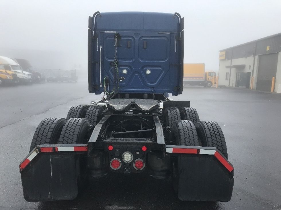 Sleeper Tractor-Heavy Duty Tractors-Freightliner-2019-T12664ST-Pottsville-PA-449,012\n\t\tmiles-$ 56,000 - Image 6