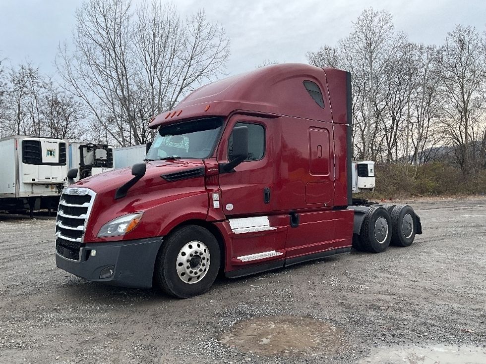 Sleeper Tractor-Heavy Duty Tractors-Freightliner-2019-T12664ST-Reading-PA-366,277\n\t\tmiles-$ 63,500 - Image 3