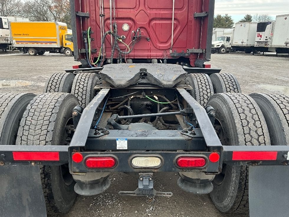 Sleeper Tractor-Heavy Duty Tractors-Freightliner-2019-T12664ST-Reading-PA-366,277\n\t\tmiles-$ 63,500 - Image 6