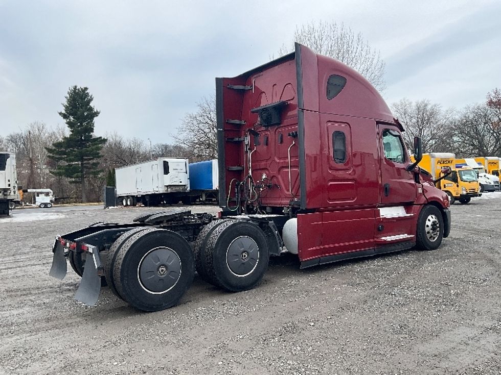 Sleeper Tractor-Heavy Duty Tractors-Freightliner-2019-T12664ST-Reading-PA-366,277\n\t\tmiles-$ 63,500 - Image 7