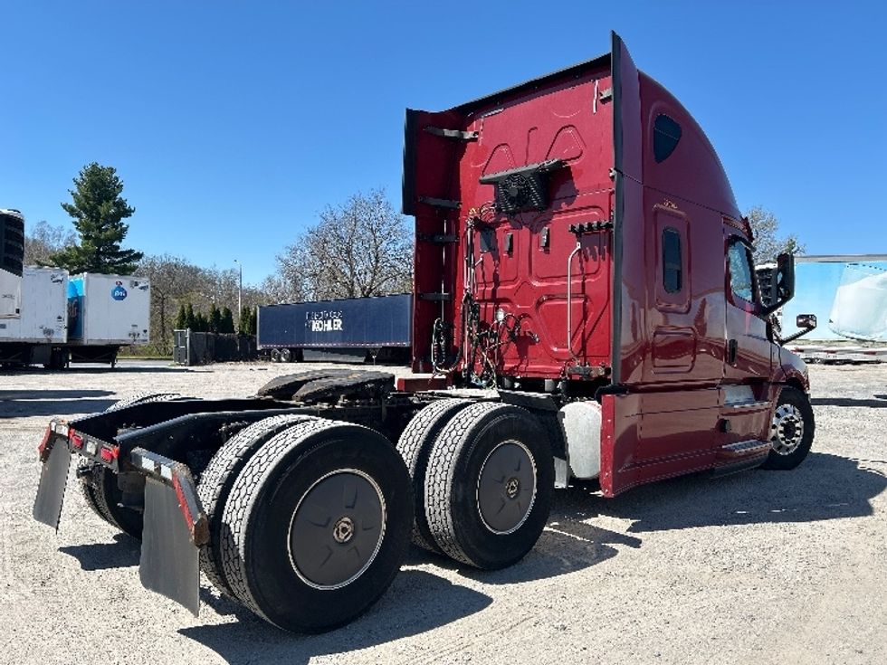 Sleeper Tractor-Heavy Duty Tractors-Freightliner-2019-T12664ST-Reading-PA-463,233\n\t\tmiles-$ 55,000 - Image 7